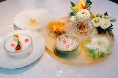 ทานข้าวแช่โบราณตามตำรับชาววังต้อนรับหน้าร้อนที่ "Royal Osha"