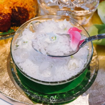 ทานข้าวแช่โบราณตามตำรับชาววังต้อนรับหน้าร้อนที่ "Royal Osha"