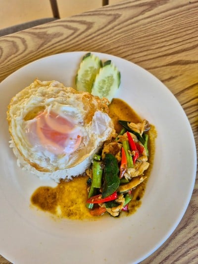 เครื่องแกงไก่ ไข่ดาว