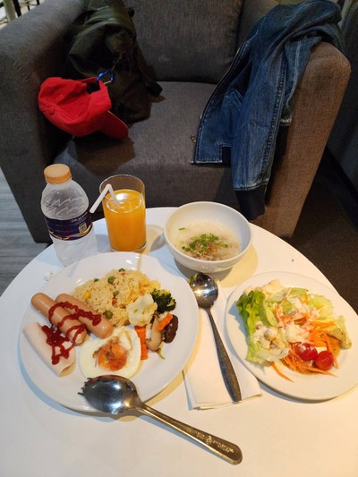 อาหาร หรือ เครื่องดื่ม