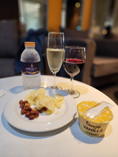 อาหาร หรือ เครื่องดื่ม