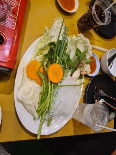 อาหาร หรือ เครื่องดื่ม