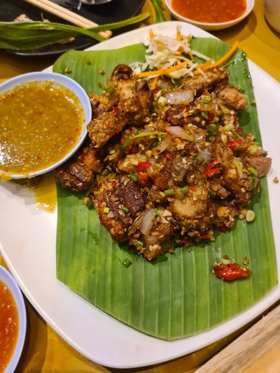 อาหาร หรือ เครื่องดื่ม