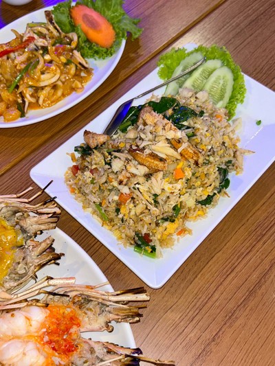 ข้าวผัดปูกรรเชียง