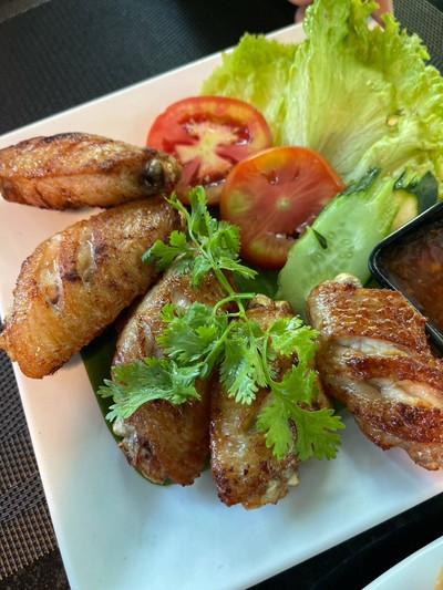 ปีกไก่ทอดน้ำปลา