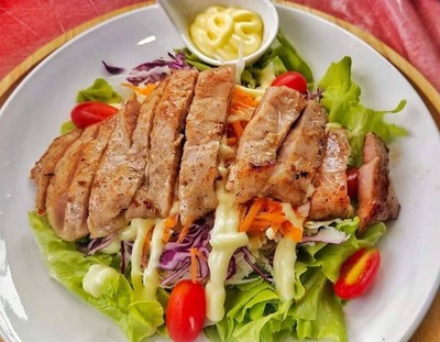 สลัดหมูย่าง