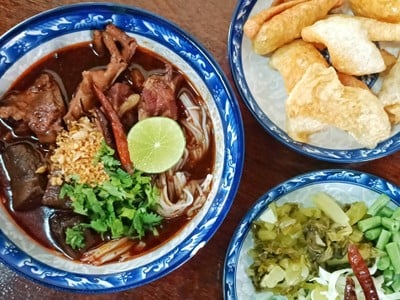 ขนมจีนน้ำเงี้ยว