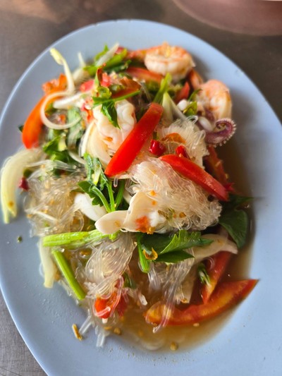 ยำวุ้นเส้นทะเล