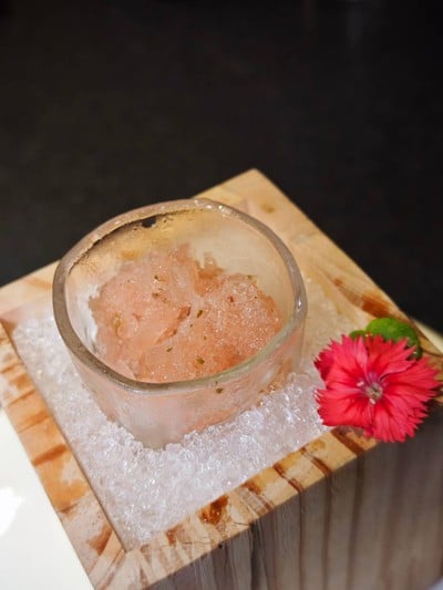 อาหาร หรือ เครื่องดื่ม