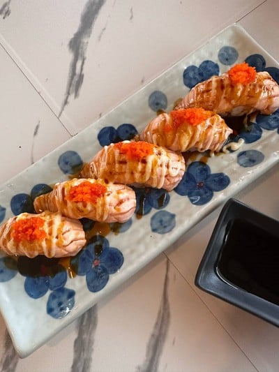 Salmon Aburi Nigiri Set