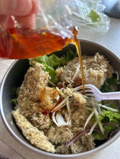 ยำปลาดุกฟู