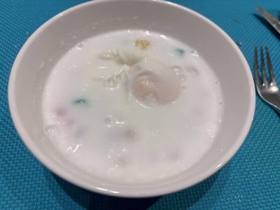 Bua Loy Kai Wan