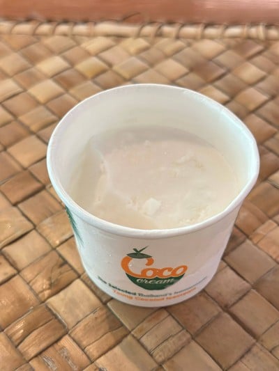 ไอศกรีมมะพร้าวอ่อน