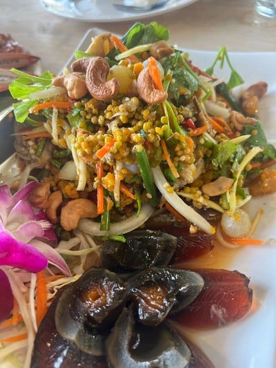 ยำสามไข่
