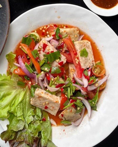 ยำหมูยอ