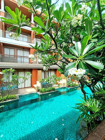 สระว่ายน้ำ/ชายหาด