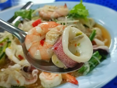 ยำวุ้นเส้นทะเล