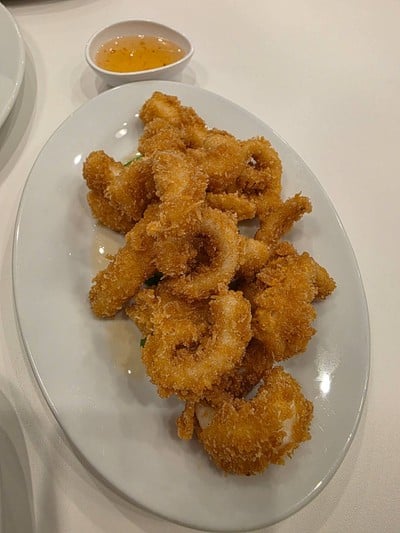 หมึกทอดราดน้ำปลาหอม