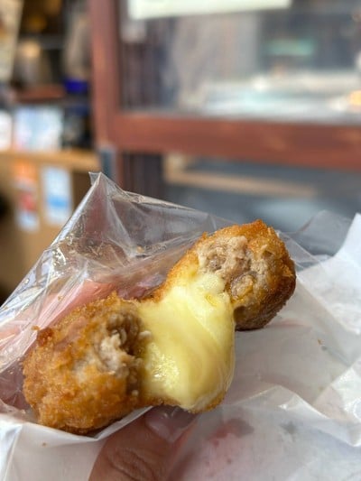 เนื้อทอดไส้ชีส