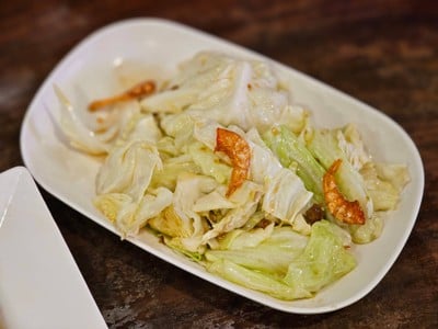 ผัดกะหล่ำน้ำปลา