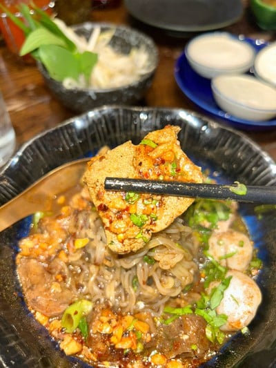 D4 น้ำตกเนื้อตุ๋นเครื่องใน