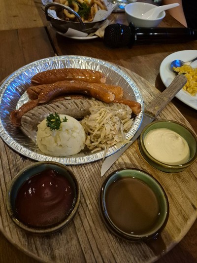 อาหาร หรือ เครื่องดื่ม