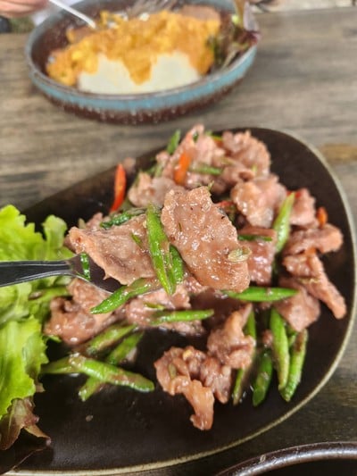 อาหาร หรือ เครื่องดื่ม