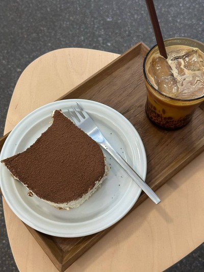 Tiramisu Cake