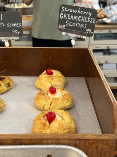 Strawberry Creamchees Scones