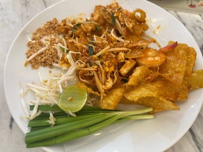 ผัดไทยกุ้งสด
