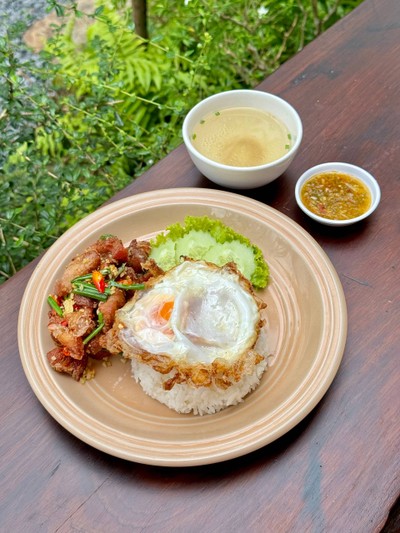 อาหาร หรือ เครื่องดื่ม