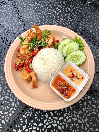 อาหาร หรือ เครื่องดื่ม