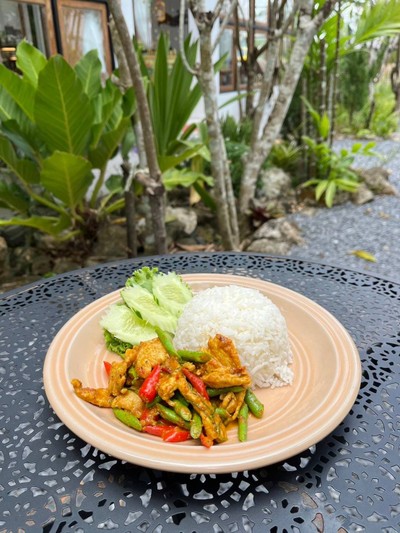 อาหาร หรือ เครื่องดื่ม