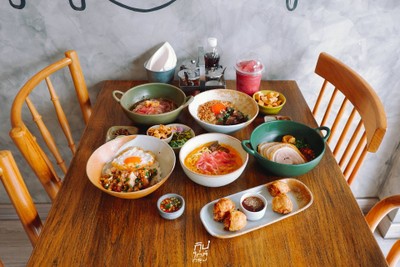 "บ้านเส้นสาย" ก๋วยเตี๋ยวเนื้ออร่อยเด็ด ย่านนาคนิวาส