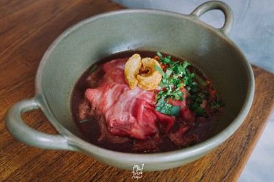 "บ้านเส้นสาย" ก๋วยเตี๋ยวเนื้ออร่อยเด็ด ย่านนาคนิวาส