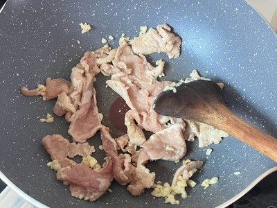 วิธีทำ สุกี้แห้งหมู วิธีทำ สุกี้แห้งหมู