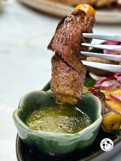 เนื้อย่างพันสับปะรด