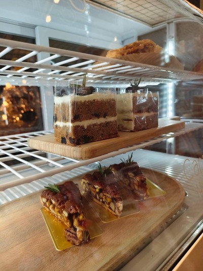 อาหาร หรือ เครื่องดื่ม