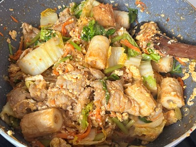 วิธีทำ สุกี้แห้งหมู วิธีทำ สุกี้แห้งหมู
