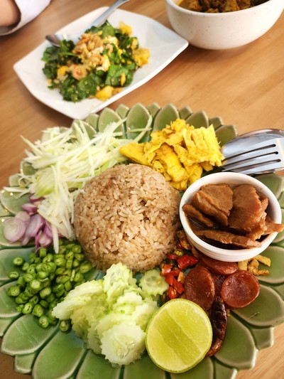 อาหาร หรือ เครื่องดื่ม