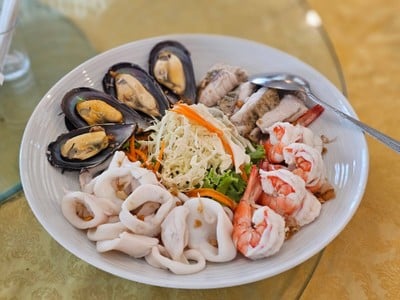 อาหาร หรือ เครื่องดื่ม
