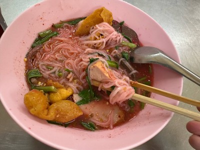 เส้นเล็กเย็นตาโฟต้มยำ