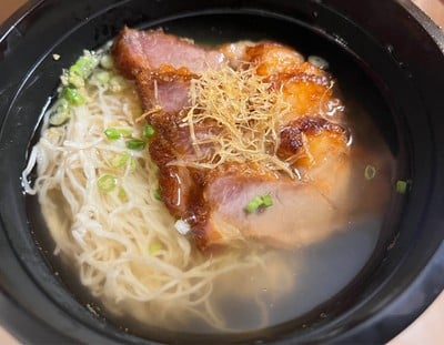 บะหมี่น้ำหมูคุโรบุตะชาชิว