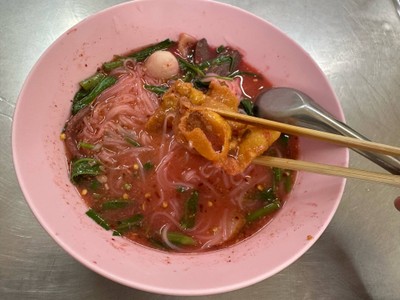 เส้นเล็กเย็นตาโฟต้มยำ