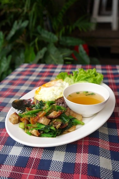 อาหาร หรือ เครื่องดื่ม