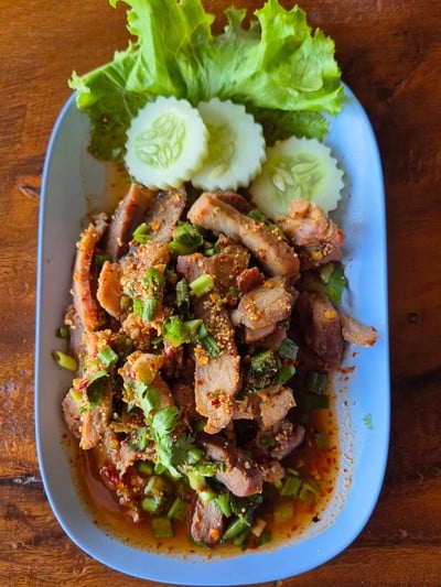 หมูน้ำตก