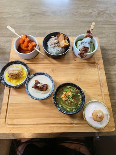 อาหาร หรือ เครื่องดื่ม