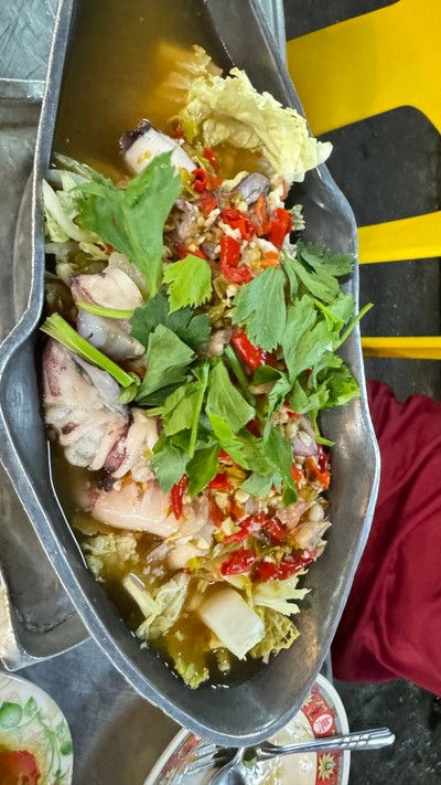 หมึกไข่นึ่งมะนาว