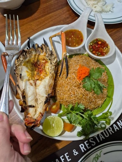 Chom cafe and restaurant Huahin  หัวหิน