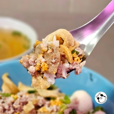 ข้าวต้มแห้งกระดูกหมู